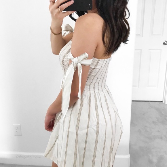 White striped smocked tie shoulder romper - Picture 4 of 4